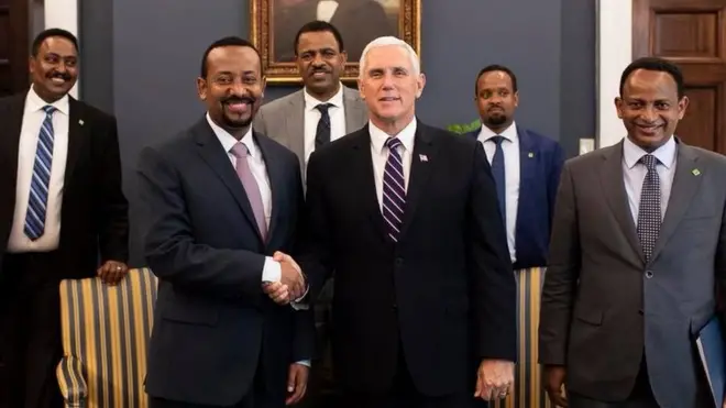 MM Abiy Ahimad fi Maayik Peens