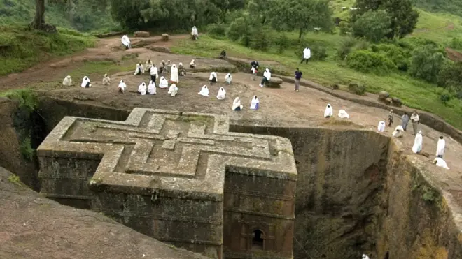 Церковь Бет Гиоргис, вид сверху