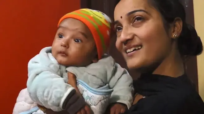 Yatharth dan ibunya, Meenakhsi