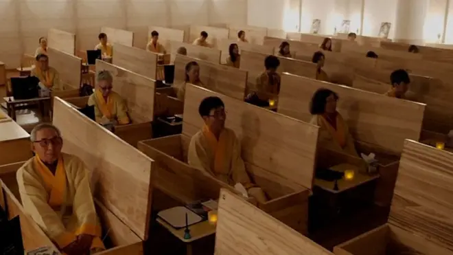 Необычный похоронный центр в Сеуле