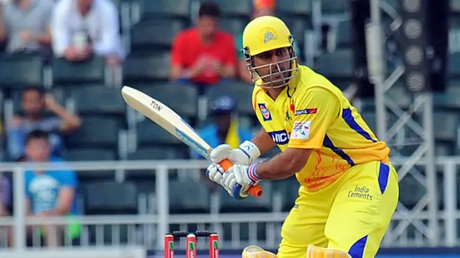 आईपीएल के इस सीजन में धोनी एक बार फिर अपने पुराने रंग में नज़र आ रहे हैं