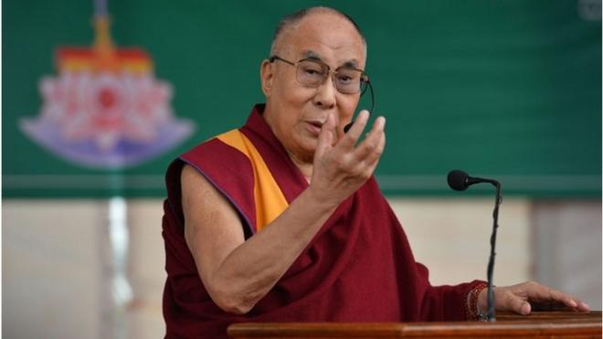 达赖喇嘛在印度班加罗尔市的"西藏高等教育学院"发表讲话强调，藏人应该延续下来的藏族古老文明智慧，同世界分享、利益各方。