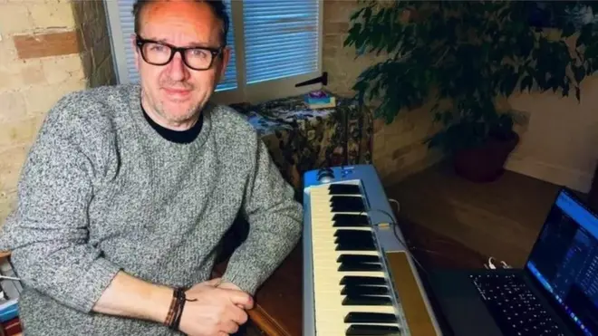 Дэвид ўз кечинмаларини диний эмас, руҳий тажриба деб билади.