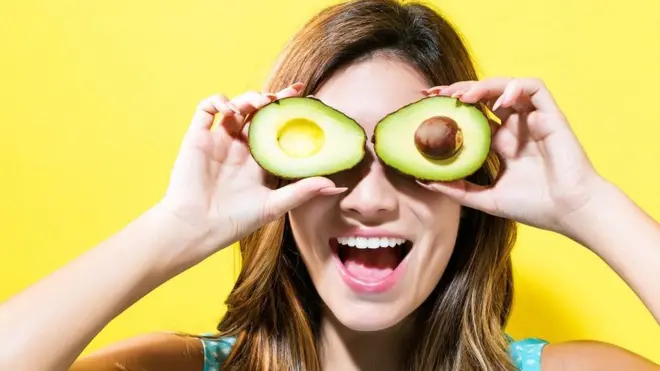 कई लोग अपने स्वास्थ्य में सुधार करने के लिए वीगन बन जाते हैं.