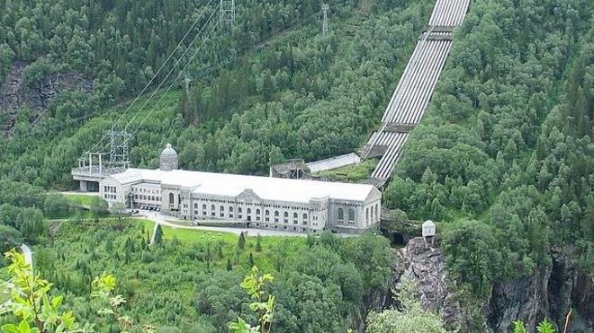 La planta de energía hidroeléctrica Vemork, en Rjukan, Telemark, Noruega