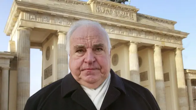 นายเฮลมุต โคห์ล อดีตนายกรัฐมนตรีเยอรมนี