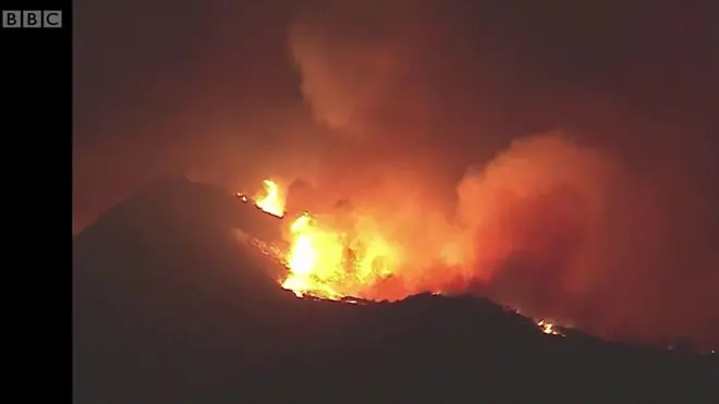 У штаті Каліфорнія вирують нищівні пожежі