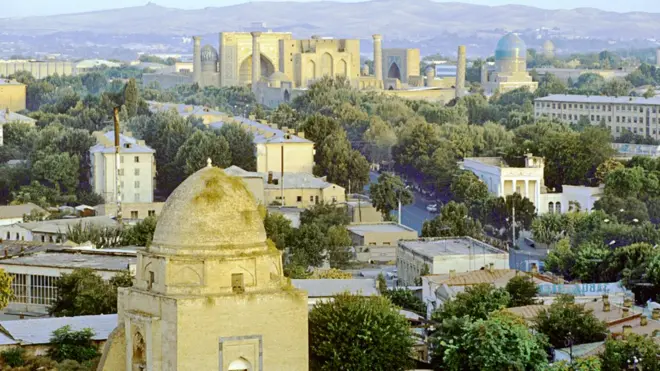 Mətbuat Səmərqənddə İslam Kərimovun dəfninə hazırlığın görüldüyünü təsdiqləyib, baxmayaraq ki, onun ölümü rəsmi təsdiqini tapmayıb