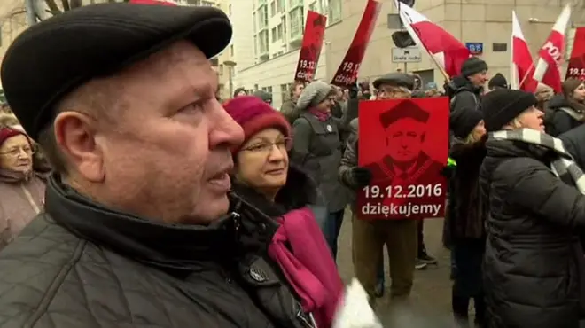 Опозиційні парламентські партії на чолі із “Громадянською платформою” продовжують протестувати проти звуження демократичних свобод.