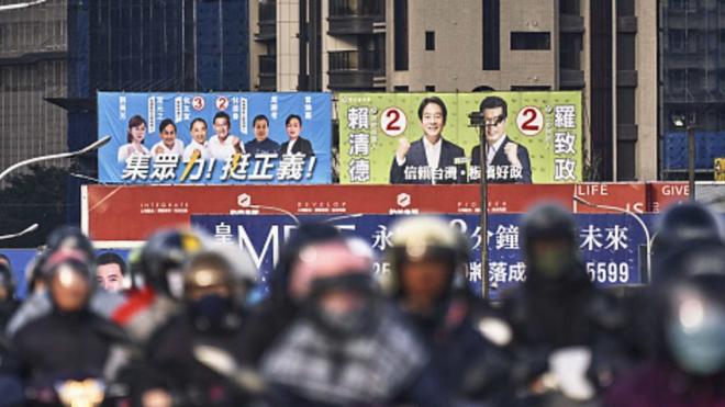 台北街頭的總統選舉廣告