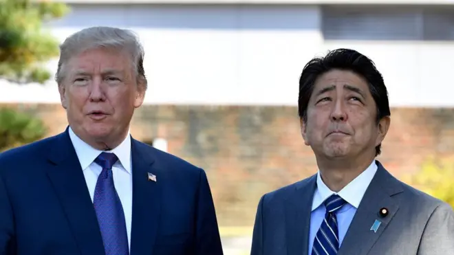 Trump junto a Shinzo Abe, primer ministro de Japón, un aliado de EE.UU. en la región.