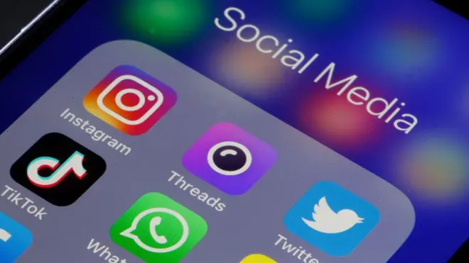 Pengamat mengatakan pelaku prostitusi mengiklankan diri di media sosial karena jangkauannya lebih luas.