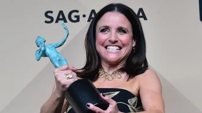 Награжденная статуэткой Луи-Дрейфус назвала указ Трампа о мигрантах "неамериканским"