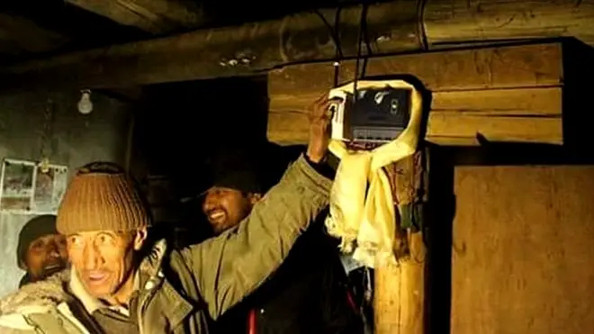 مقلب گاؤں آزادی سے پہلے بھی آباد تھا۔ اس گاؤں نو خاندان رہتے ہیں جبکہ ٹكٹك میں تین خاندان آباد ہیں