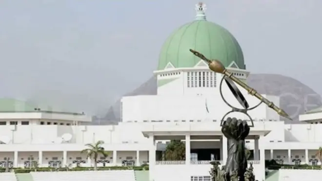 Rahoton kwamitin Majalisar dattawan Nigeria ya zargi Sakataren gwamnatin da kuma wani kamfaninsa da hannu a badakalar kudaden 'yan gudun hijira.