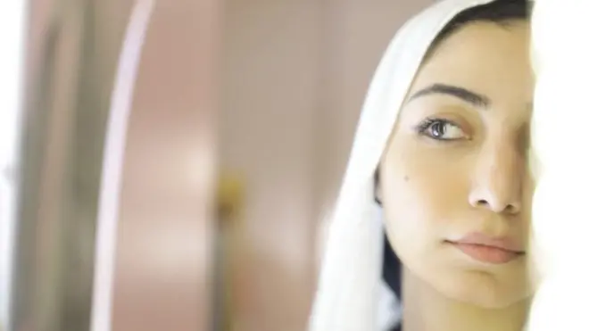 "كيف يمكن لشخص أن يمنعني من الدخول لأنني محجبة؟"