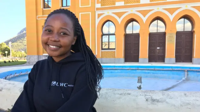 Јола, ученица Колеџа уједињеног света, говори шест језика и каже да ће ове године научити и босански