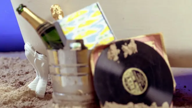 С 1951 года гостям передачи стали предлагать взять с собой что-то не очень нужное