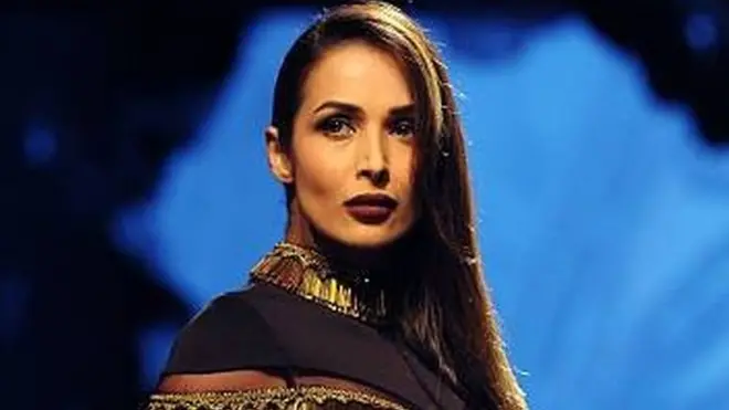 ملائیکہ کا نام آج کل اداکار ارجن کپور کے ساتھ جوڑا جاتا ہے تاہم دونوں ہی اپنے رشتے کو قبول تو نہیں کرتے