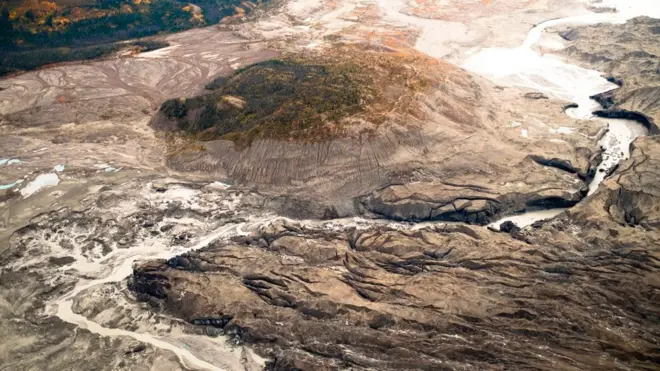 ธารน้ำแข็งคาสคาวูล์ชในประเทศแคนาดา