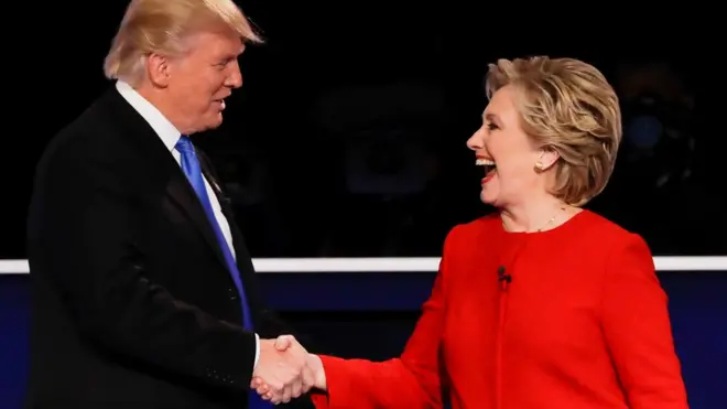 "Мы будем защищать жителей нашей страны, и русские должны это понимать", - заявила Хиллари Клинтон в ходе первых прямых дебатов с Дональдом Трампом в Нью-Йорке