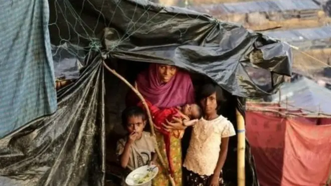 रोहिंग्या शरणार्थियों की तस्वीरों कई हफ़्तों तक दुनियाभर के मीडिया में प्रकाशित होती रहीं.