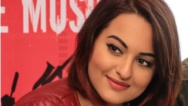 सोनाक्षी सिन्हा