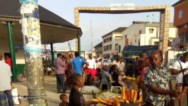 Dịka ọtụtụ ahịa dị n'ala Igbo tọgbọ chakoo, ndị dị na Legọs dịka Aspanda ebe ọtụtụ nNdigbo na-azụ ahịa zụrụ ụbọchị Ncheta Biafra