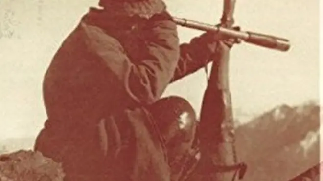 پیٹر ہوپکرک اپنی کتاب ’دی گریٹ گیم: دی سٹرگل فار ایمپائر ان سنٹرل ایشیا‘