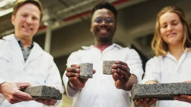 جنوبی افریقہ کی یونی ورسٹی میں انسانی پیشاب کی مدد سے اینٹیں بنانے میں کامیابی