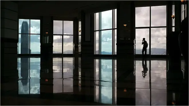 중국 정부는 감시 시스템을 통해 세밀하게 중국인들을 파악하고 있다