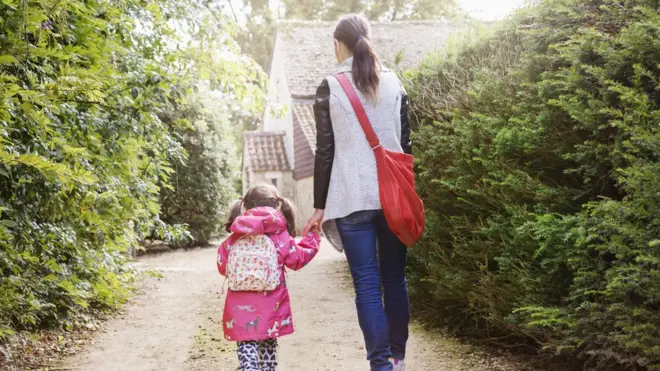 زنانی که تعریف نقشهای خانوادگی را عوض میکنند