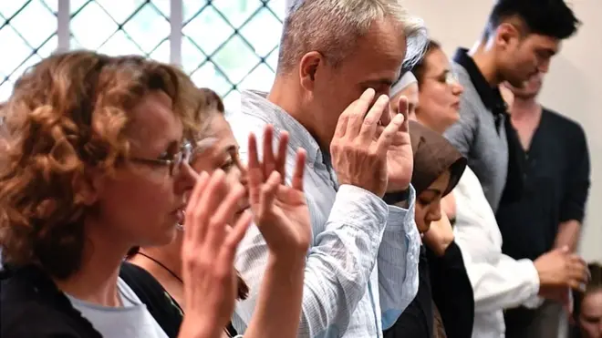 La mezquita lleva el nombre Ibn Rushd-Goethe, en honor al filósofo Averroes y al escritor alemán.