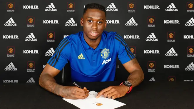Aaron Wan-Bissaka signs for Manchester United