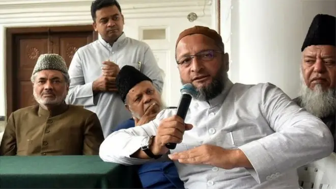 ఎంఐఎం అధ్యక్షుడు అసదుద్దీన్ ఒవైసీ