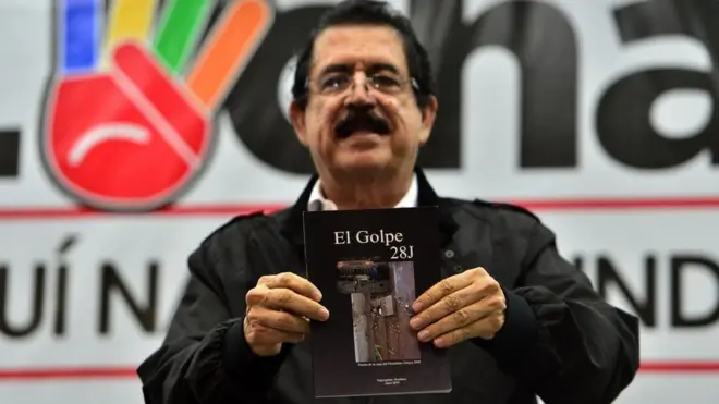 Manuel "Mel" Zelaya regresó a Honduras en 2011 y actualmente lidera el el Partido Libertad y Refundación, Libre