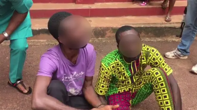 Ndị a na-enyo enyo