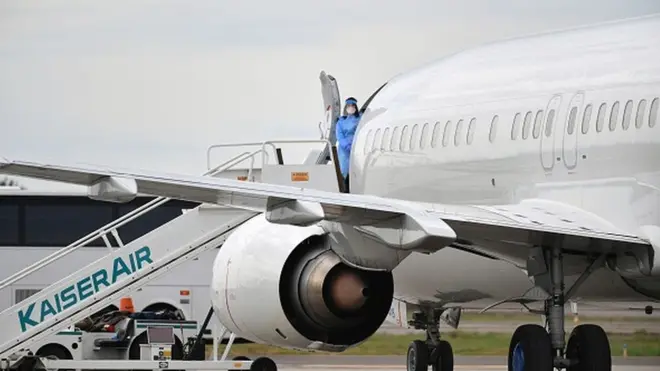 Airlines cancel thousands of flights