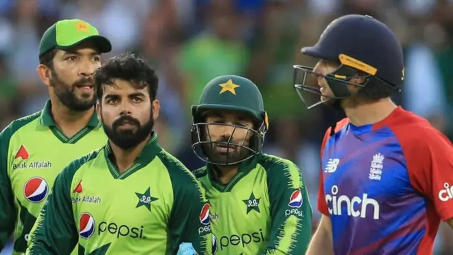 పాకిస్తాన్, ఇంగ్లండ్ క్రికెట్ జట్లు