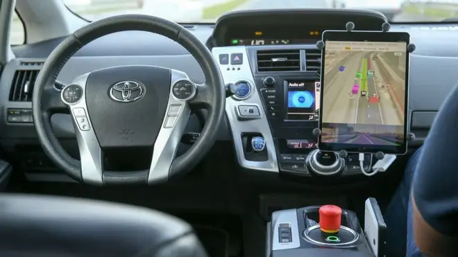 كيف تقوم سيارة ذاتية القيادة واحدة فقط بفك اختناقات الطرق بشكل سريع؟