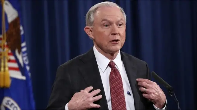 Sessions wuxuu shir jaraa'id ku qabtay Washington