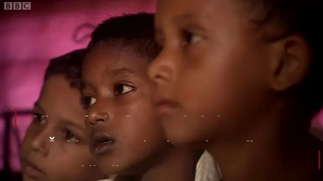 Sonjida i ostale devojčica govore o užasima izbegličke krize.