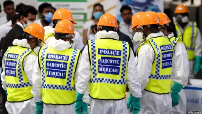 පොලිස් මත්ද්‍රව්‍ය නාශක කාර්යාංශයේ නිලධාරීන්