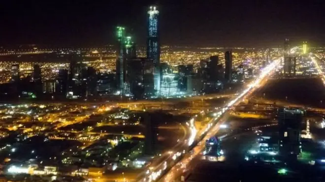 مطار الملك خالد يقع شمال مدينة الرياض