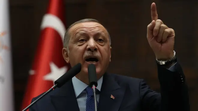 Presiden Turki, Recep Tayyip Erdogan, mengatakan operasi militer di Suriah utara untuk menciptakan situasi aman agar jutaan pengungsi Suriah yang berada di Turki bisa pulang kembali.