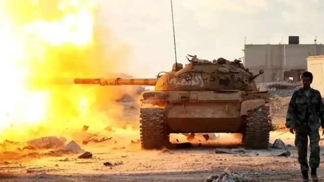 شاركت قوات جوية وبرية وبحرية موالية لحفتر في المعارك، ضد ميليشيات إسلامية كانت سيطرة على الموانئ النفطية في الفترة السابقة