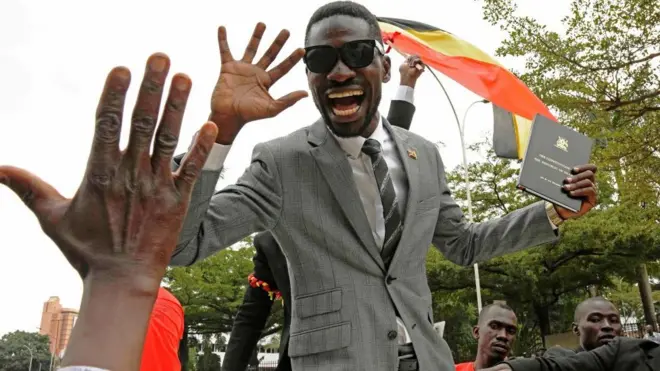 Bobi Wine say police no get any right to ban am to dey perform for concert.