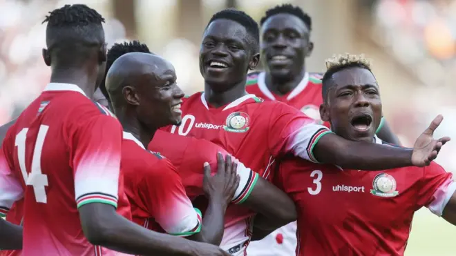 Wachezaji wa Harambee Stars wakisherehekea kufunga bao Kasarani 14 Oktoba, 2018