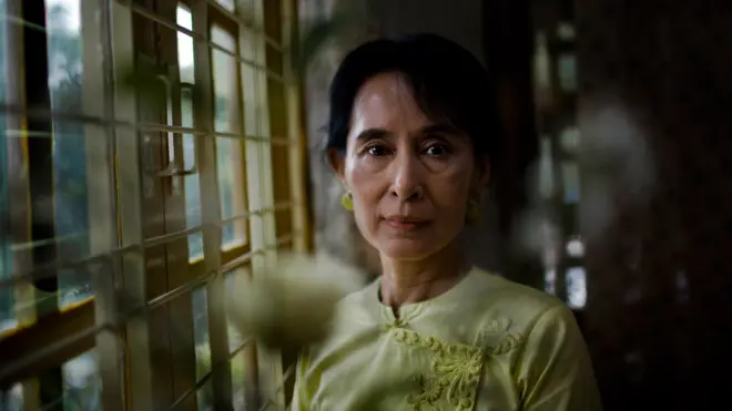 ၂၀၁၀ခုနှစ်က NLDရုံးချုပ်မှာတွေ့ရတဲ့ဒေါ်အောင်ဆန်းစုကြည်