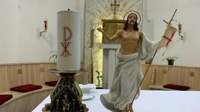 Za razliku od ostalih katoličkih redova, isusovci ne nose ime po osnivaču